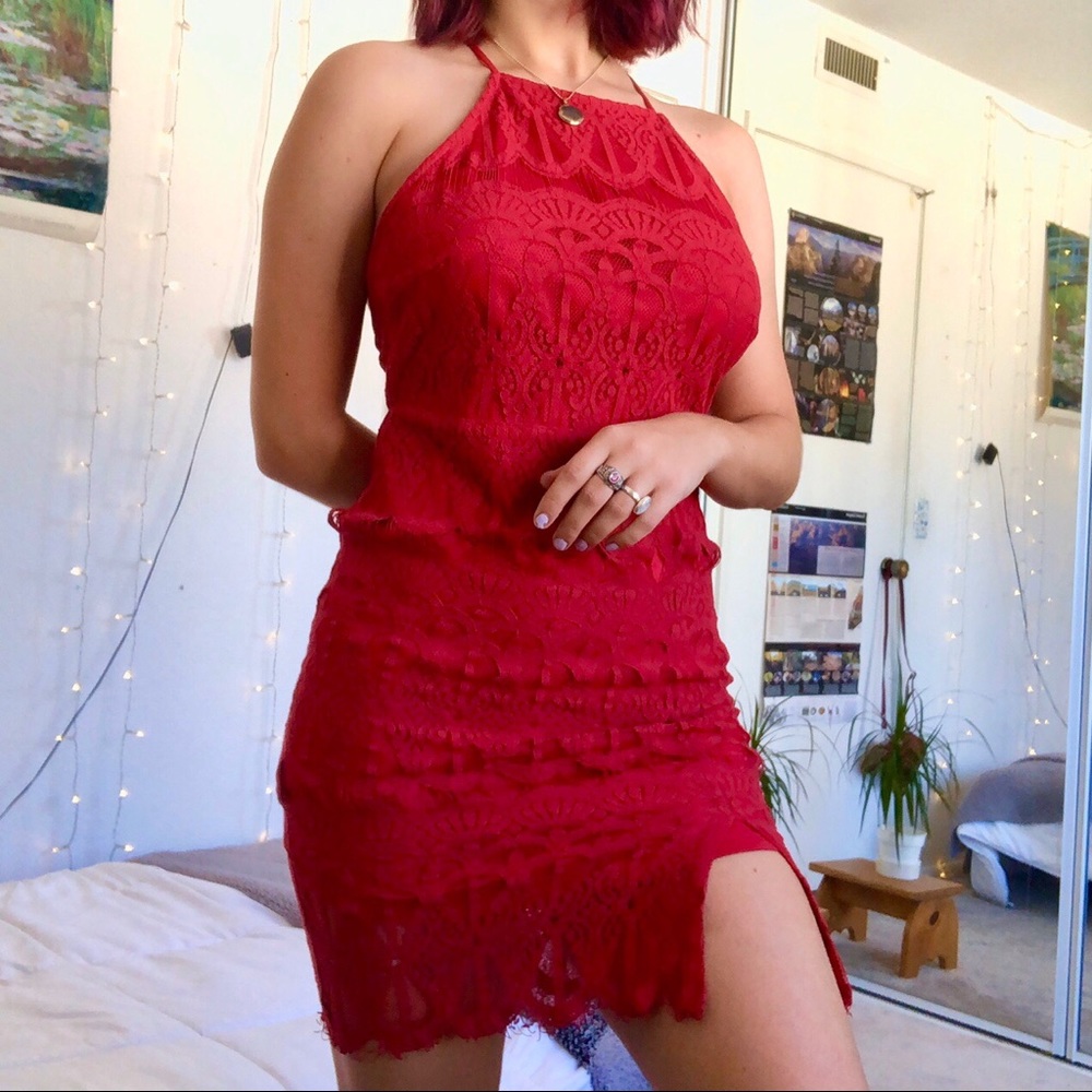 Perfect red holiday dress 🎆 Cross back detail
